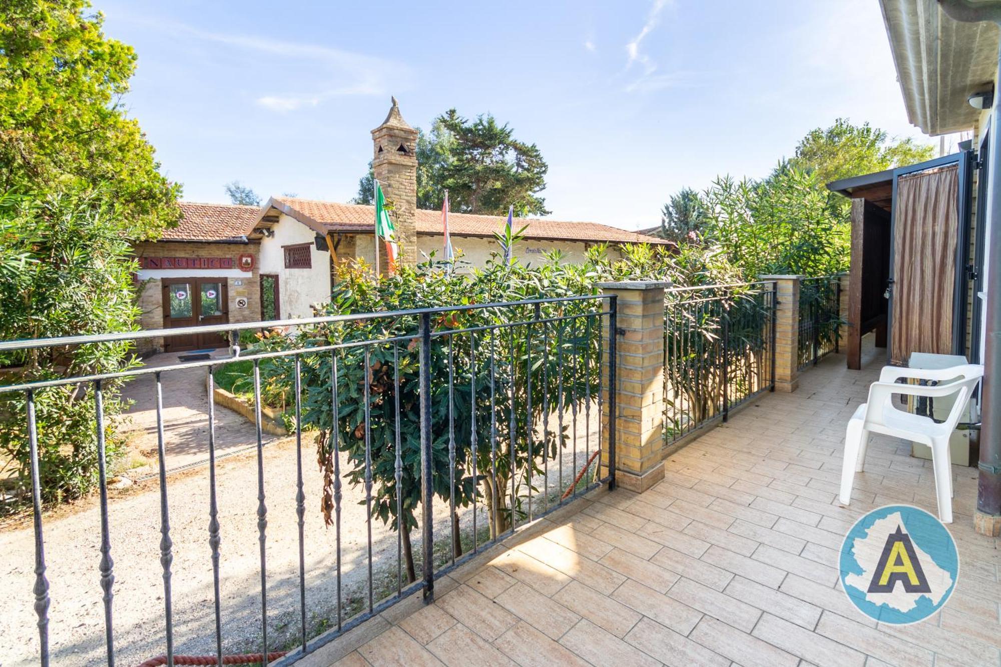 Hotel Isola Felice Silvi Paese Exterior foto
